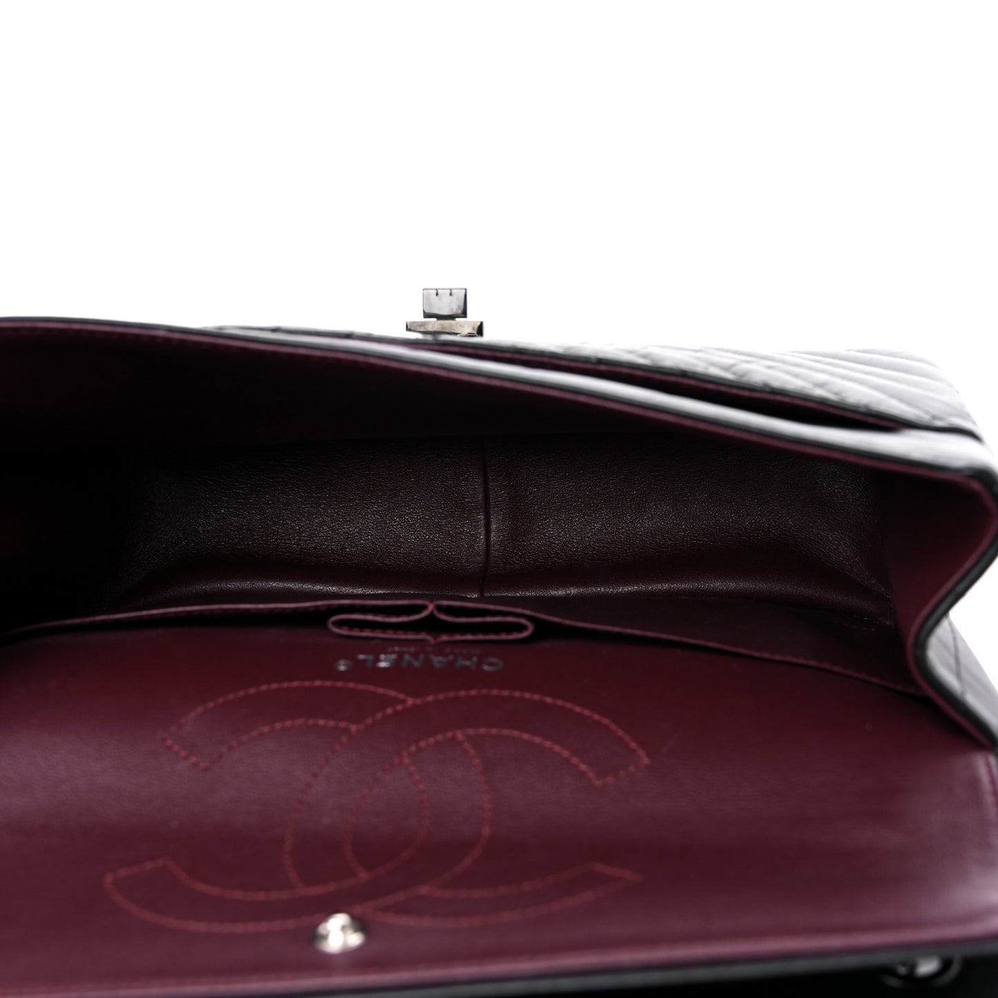 Aged Calfskin Chevron Quilted 2.55 Reissue 226 So Black