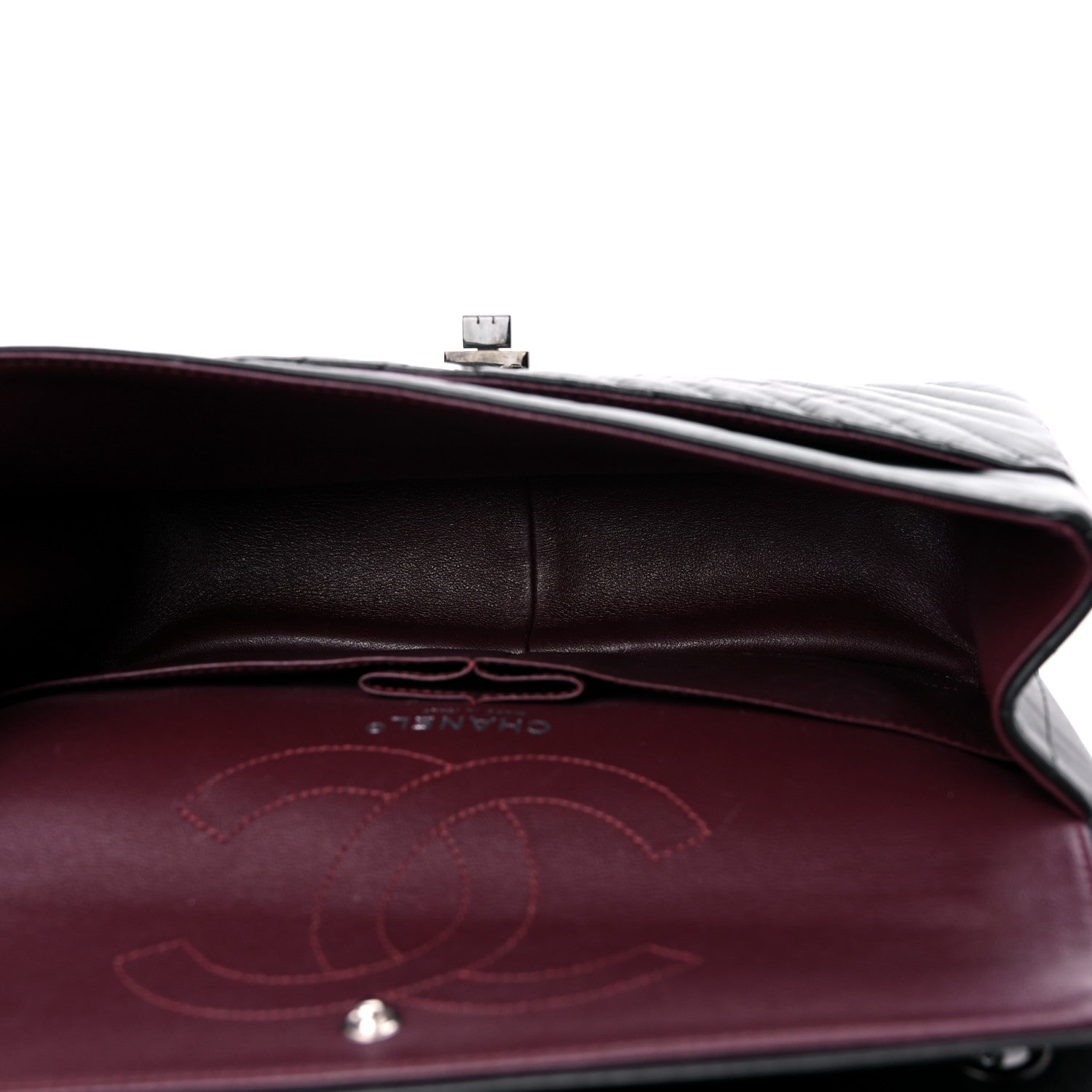 Chanel Aged Calfskin Chevron Quilted 2.55 Reissue 226 So Black 5 of 9