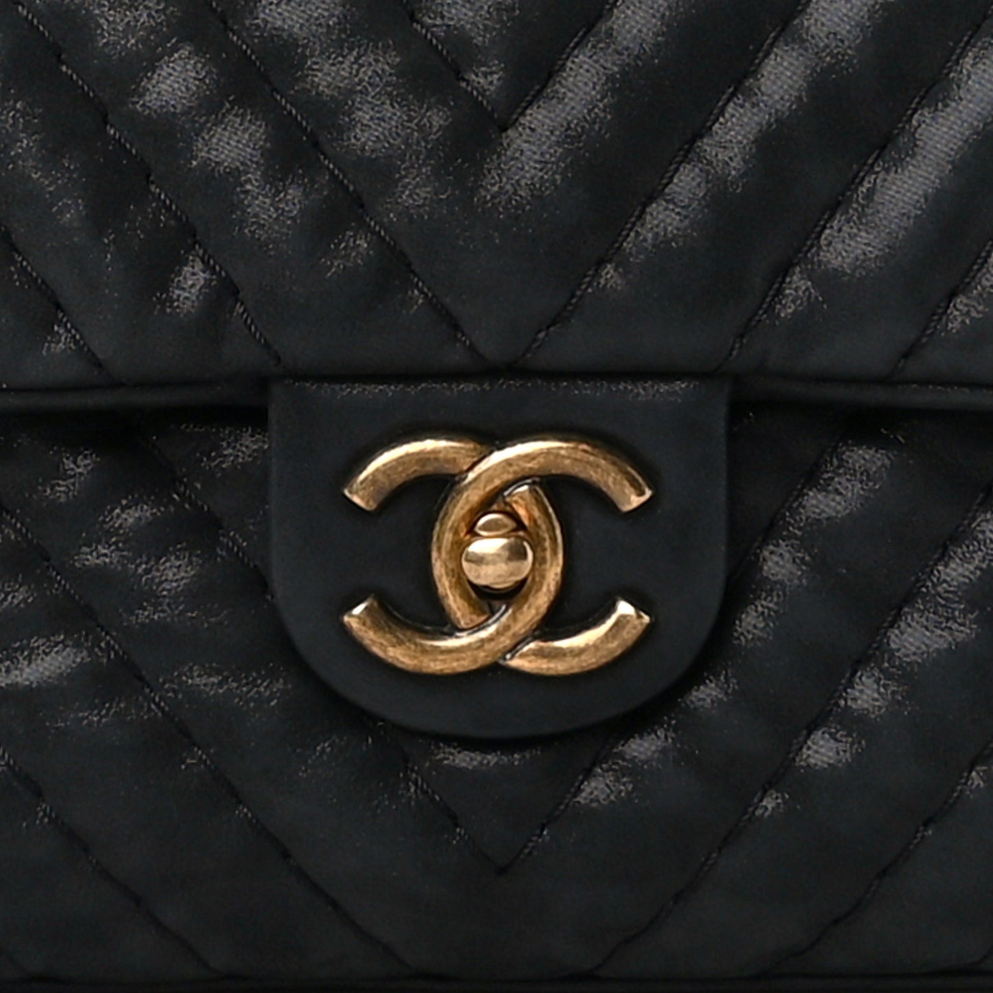 Iridescent Calfskin Surpique Chevron Large Flap Black