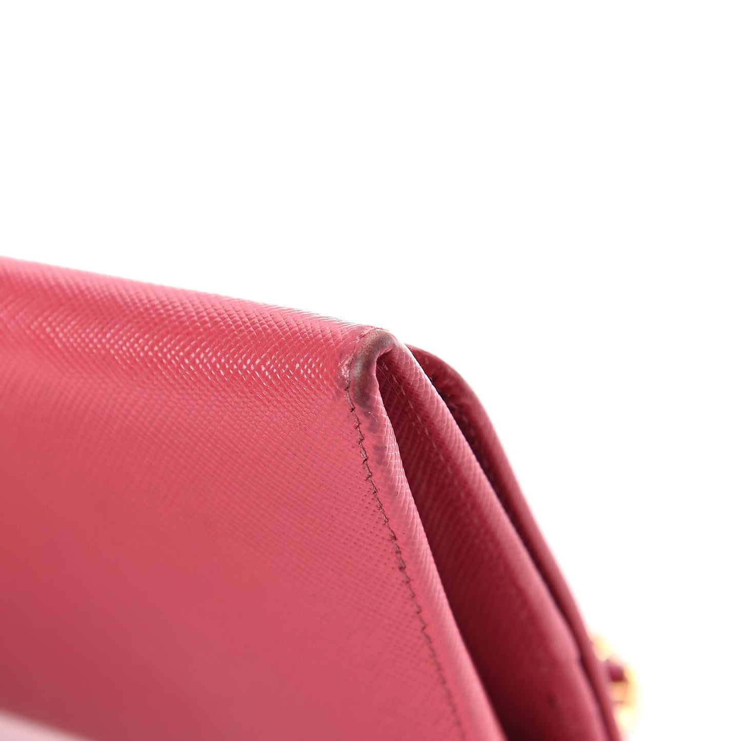 Saffiano Metal Oro Chain Wallet Peonia