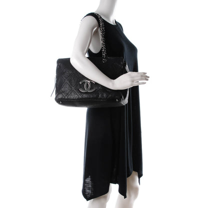 Chanel Calfskin Large Diamond Stitch Tote Black 2 of 7