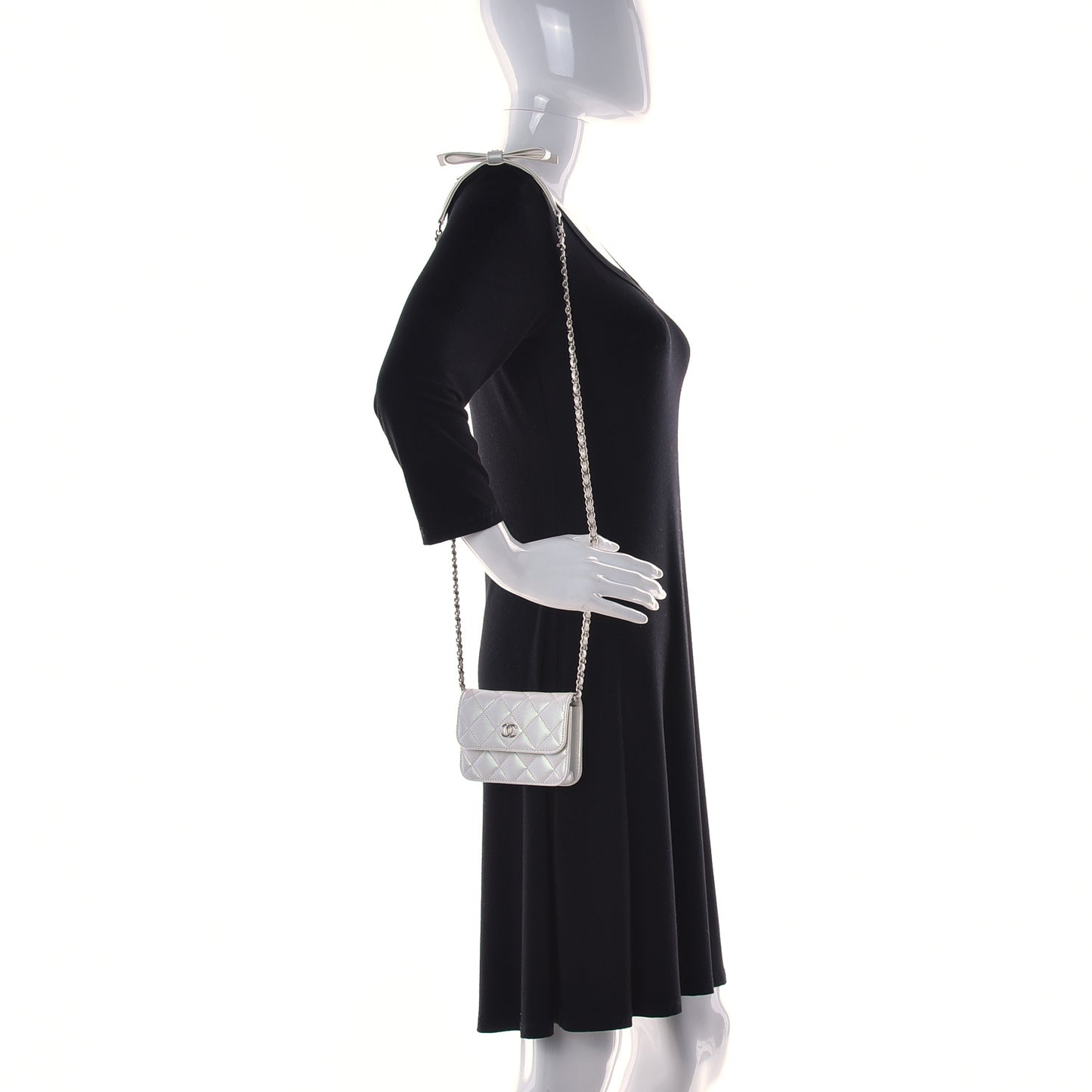 Iridescent Lambskin Quilted Coco Bow Clutch With Chain White