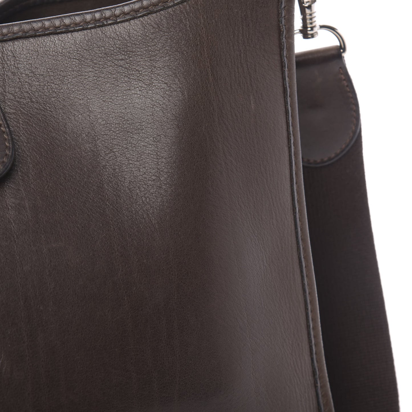 Barenia Evelyne PM Ebene
