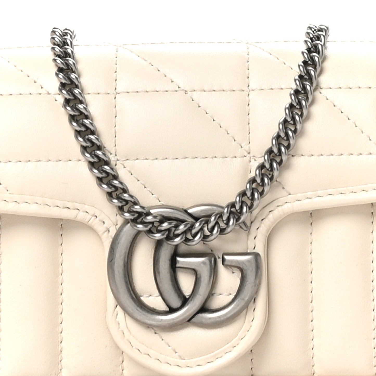 Calfskin Matelasse Aria Super Mini GG Marmont Shoulder Bag Mystic White