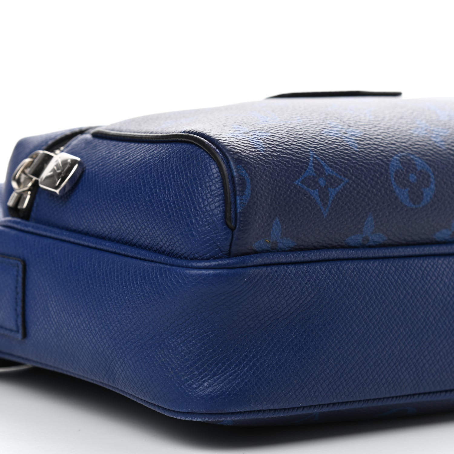 Louis Vuitton Taiga Monogram Outdoor Messenger Cobalt 8 of 10