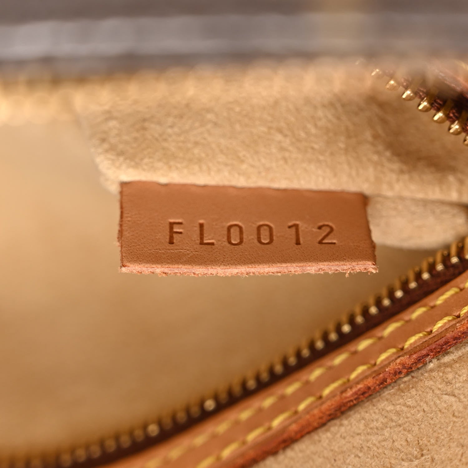 Louis Vuitton Monogram Looping MM 7 of 11
