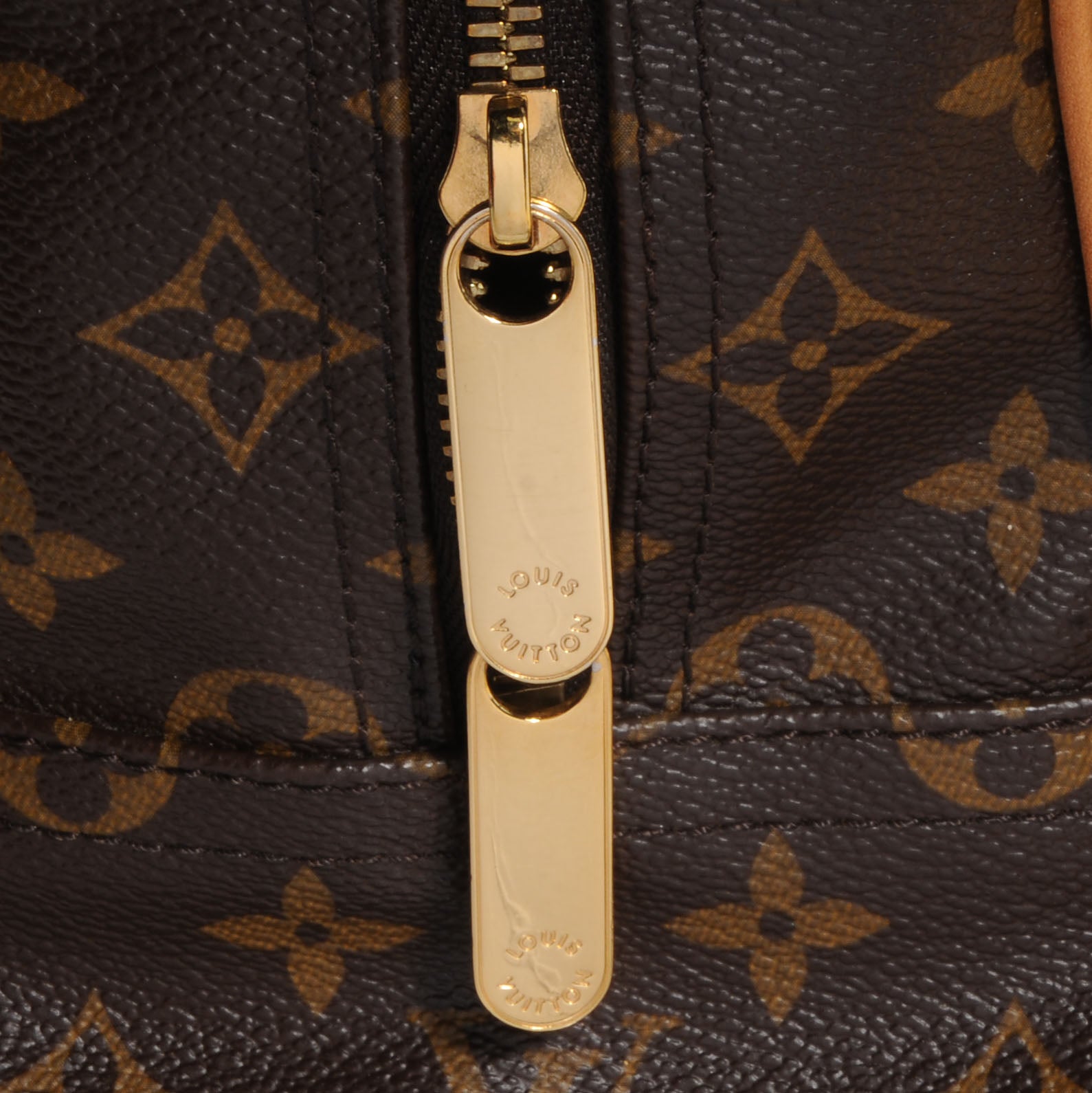 Louis Vuitton Monogram Manhattan GM 8 of 8