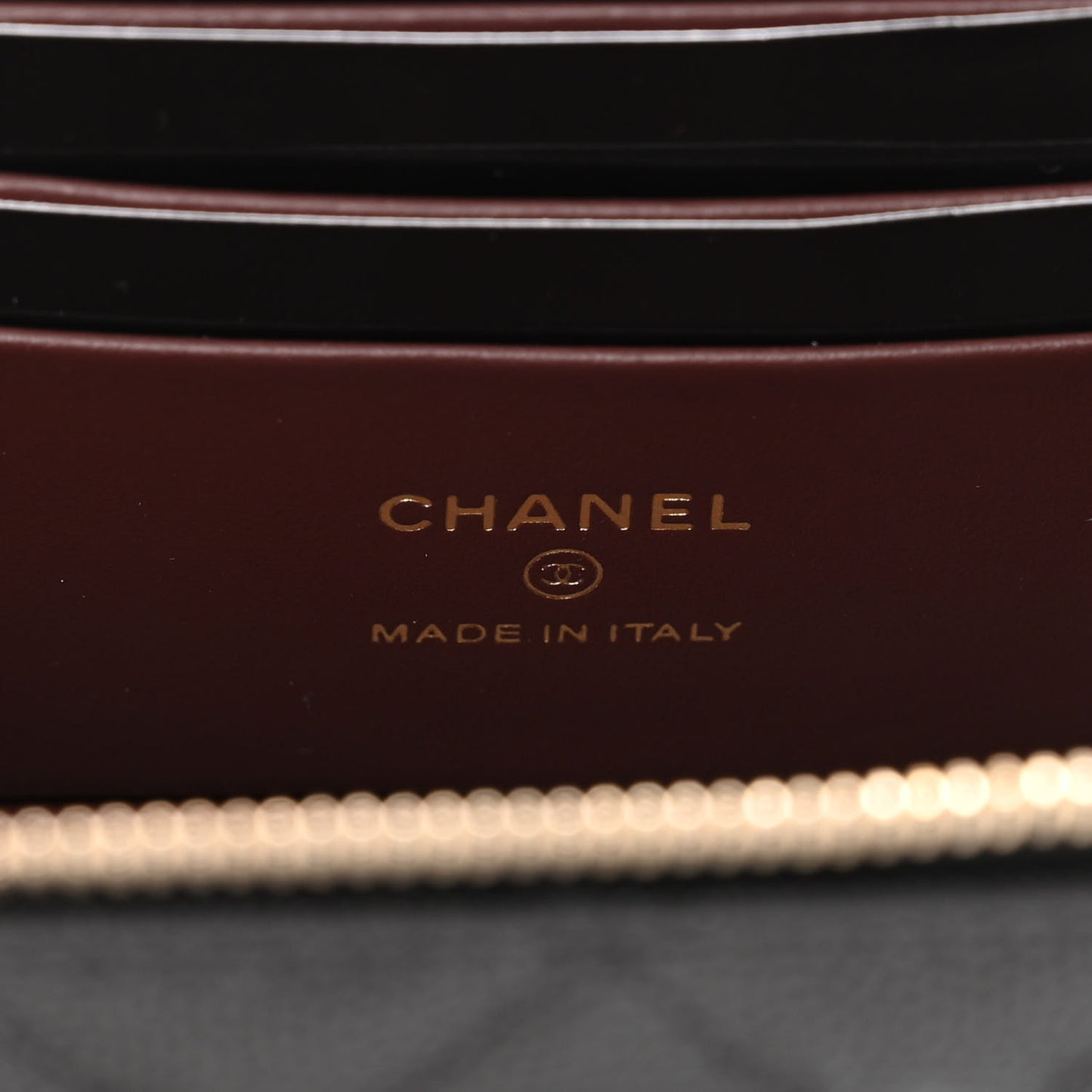 Caviar Quilted Small Vanity Case With Chain Black