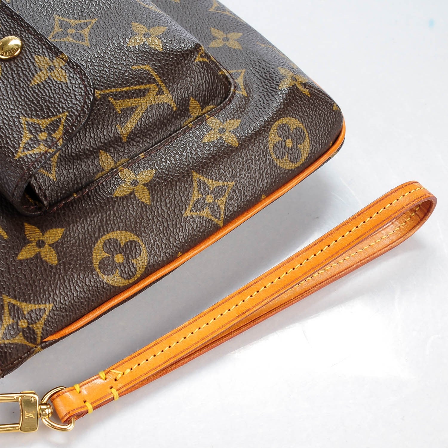 Louis Vuitton Monogram Partition Wristlet 7 of 7