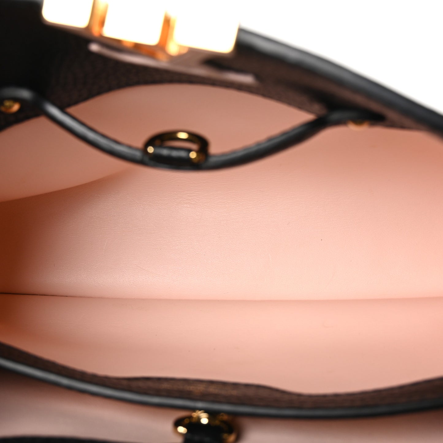 Taurillon Enamel Chain Capucines BB Black Multicolor