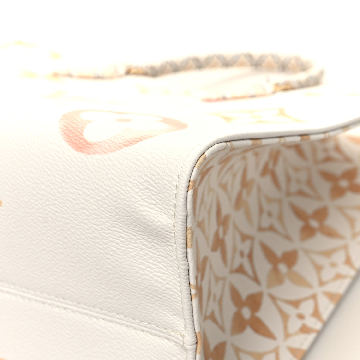 Louis Vuitton Monogram Giant By The Pool 2.0 Onthego MM Beige 11 of 11
