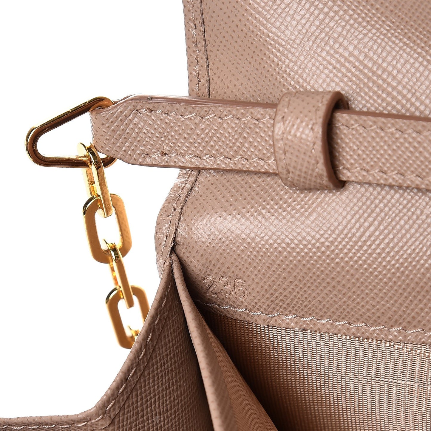 Saffiano Metal Bar Chain Wallet Cammeo