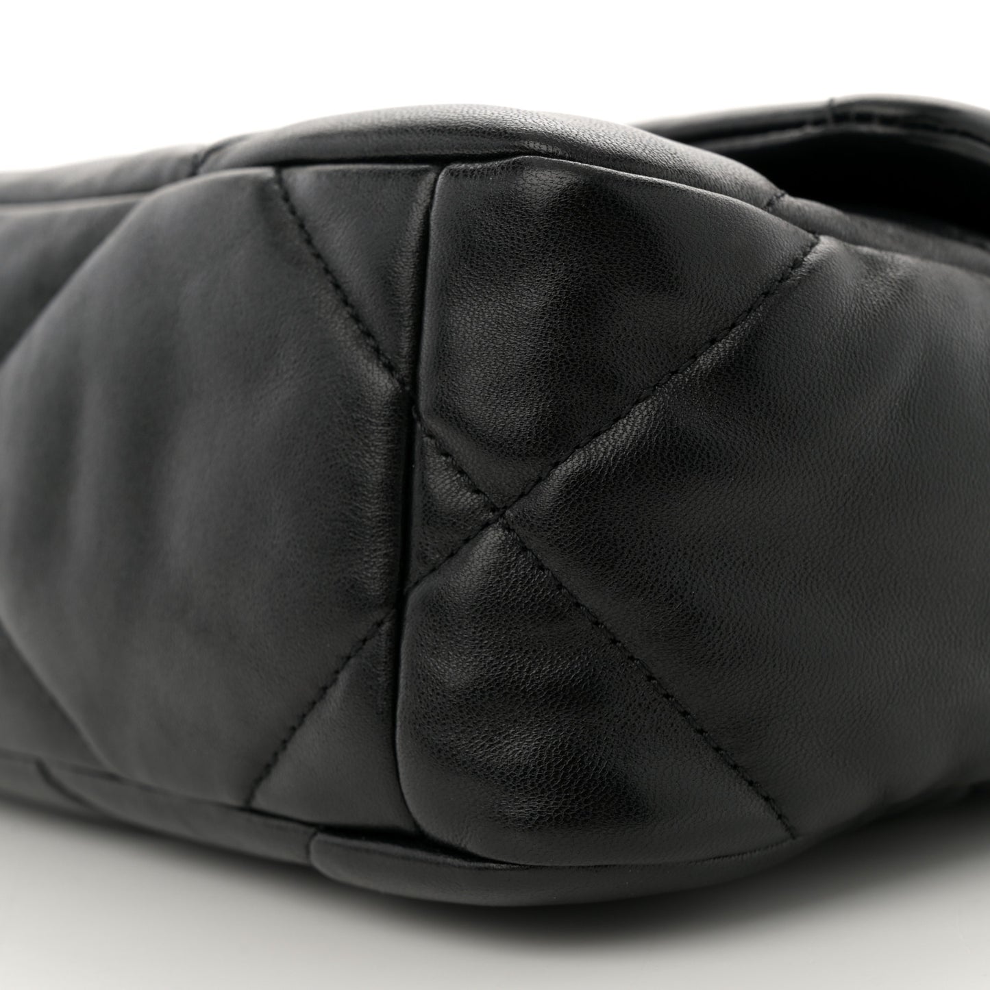 Lambskin Quilted Medium Chanel 19 Flap Black
