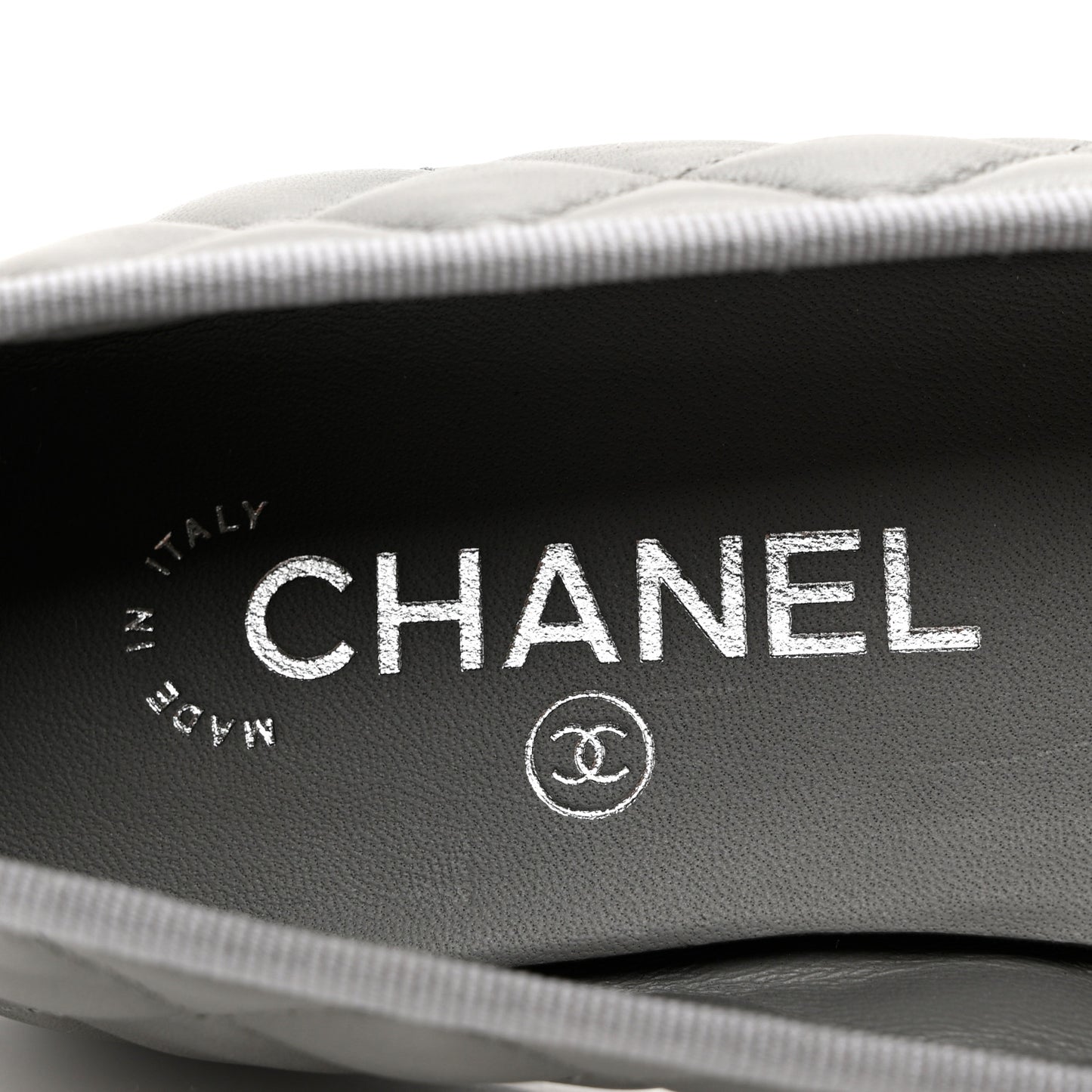 Crumpled Lambskin Quilted CC Ballerina Flats 39 Grey