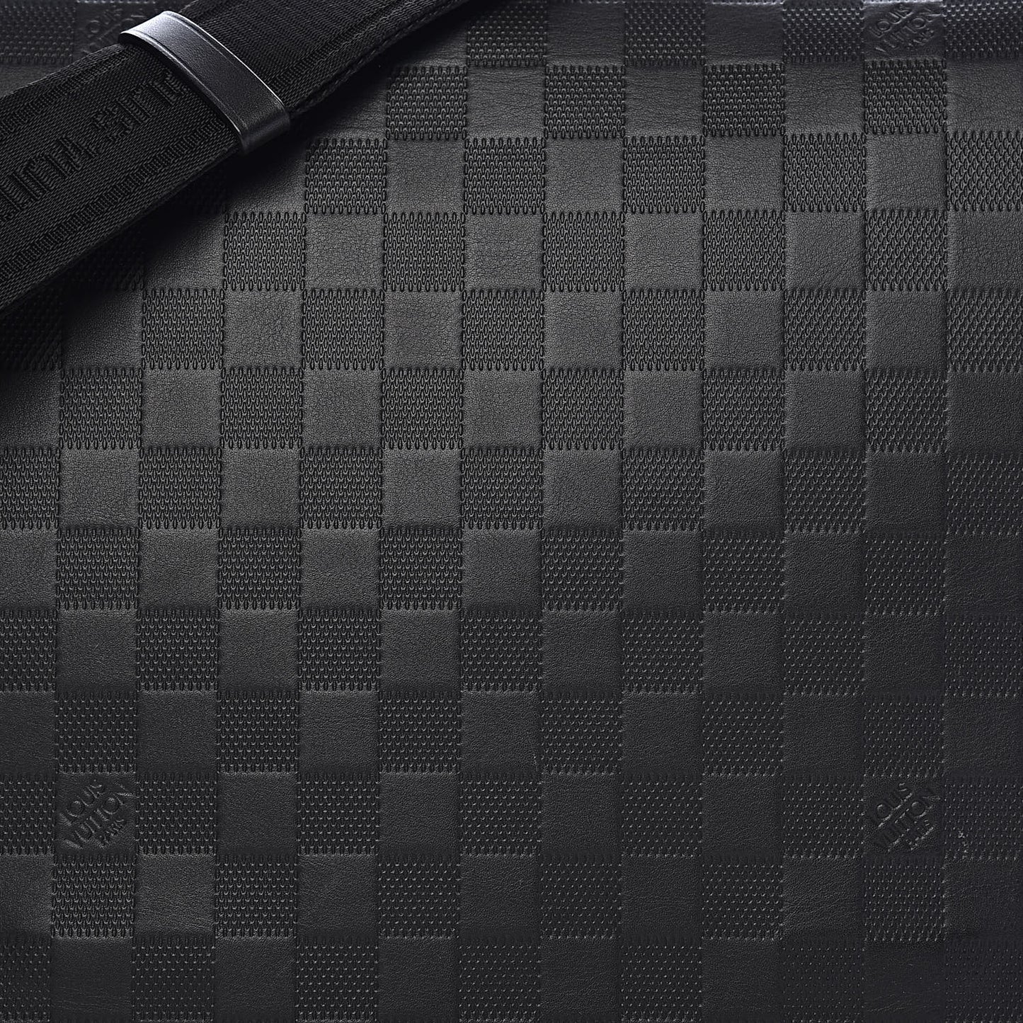 Damier Infini District MM Onyx