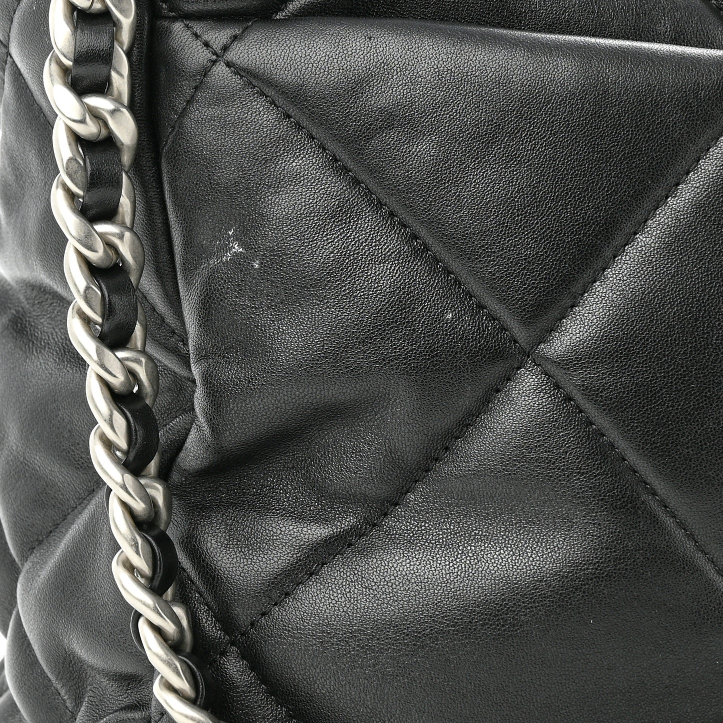 Lambskin Quilted Maxi Chanel 19 Flap Black
