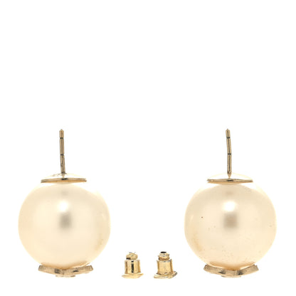 Chanel Pearl CC Large Earrings Gold 3 of 4