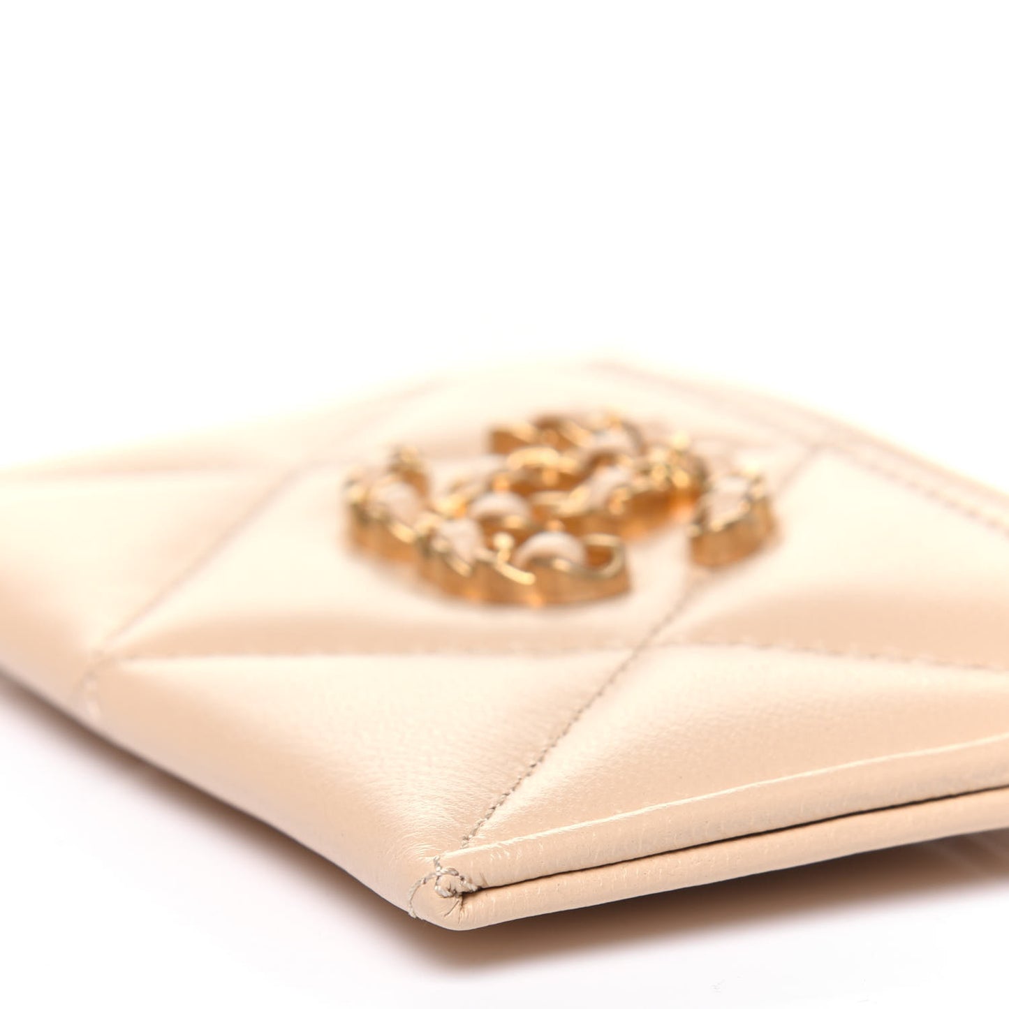 Shiny Goatskin Quilted Chanel 19 Card Holder Beige