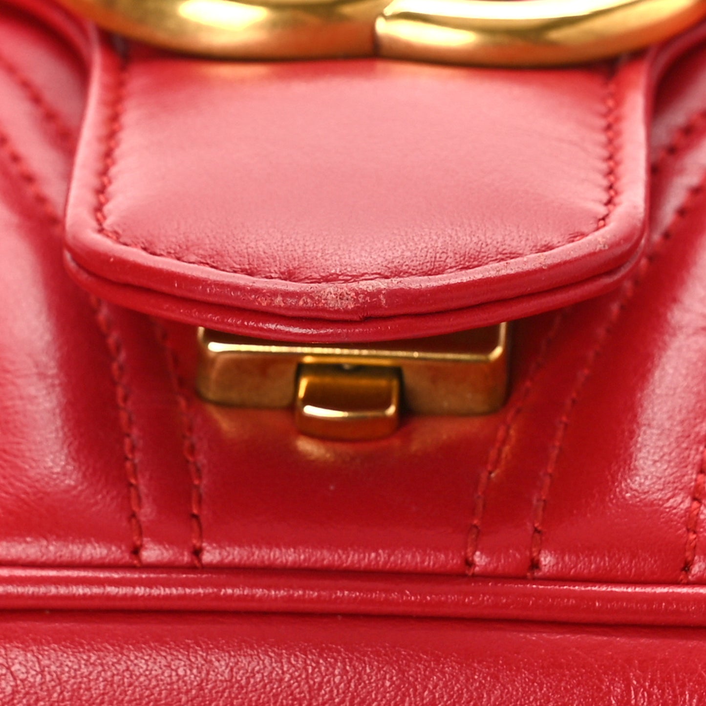 Calfskin Matelasse Small GG Marmont Shoulder Bag Hibiscus Red