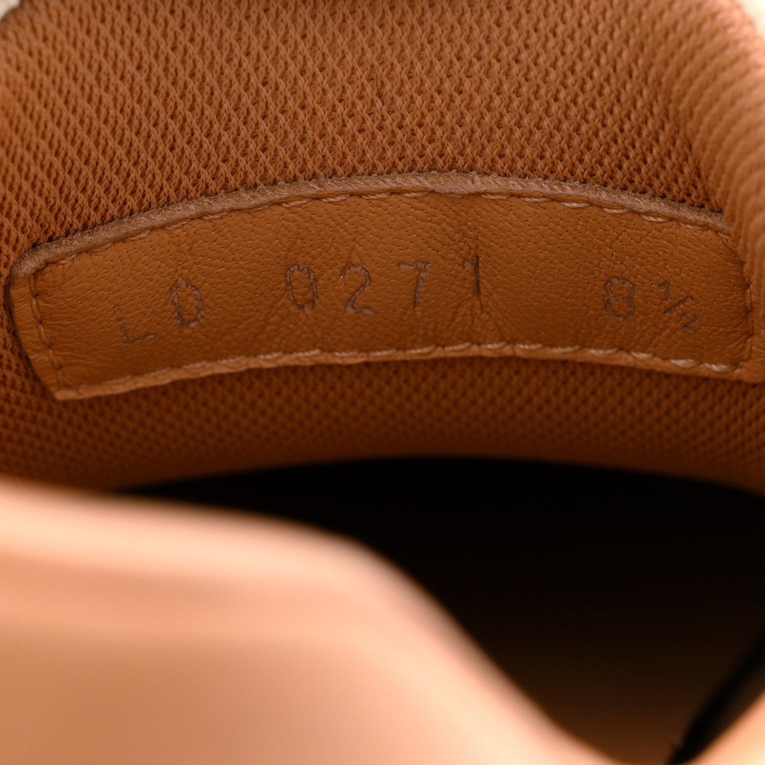Louis Vuitton Grained Calfskin Embossed Monogram Mens Beverly Hills Sneakers 8.5 White 9 of 12