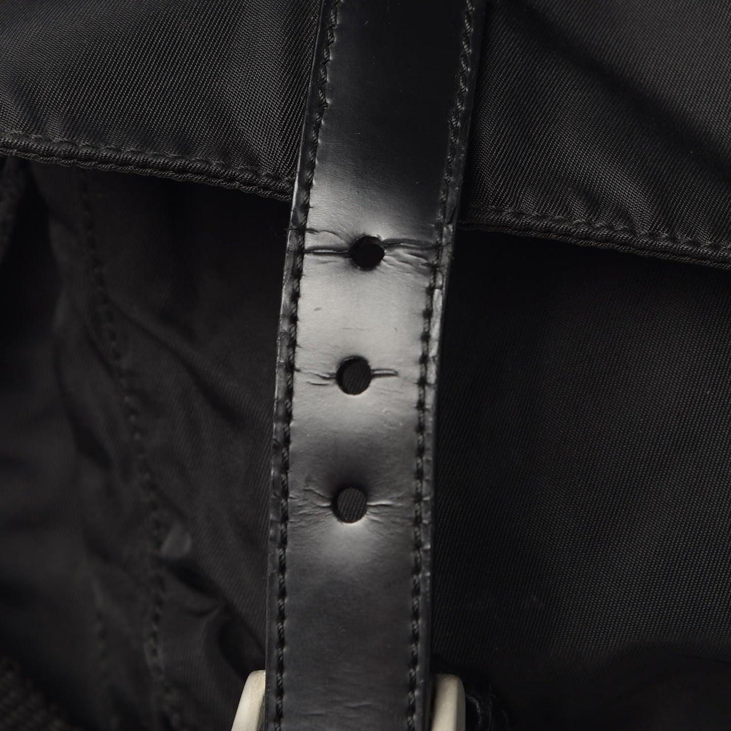 Nylon Vela Messenger Bag Black