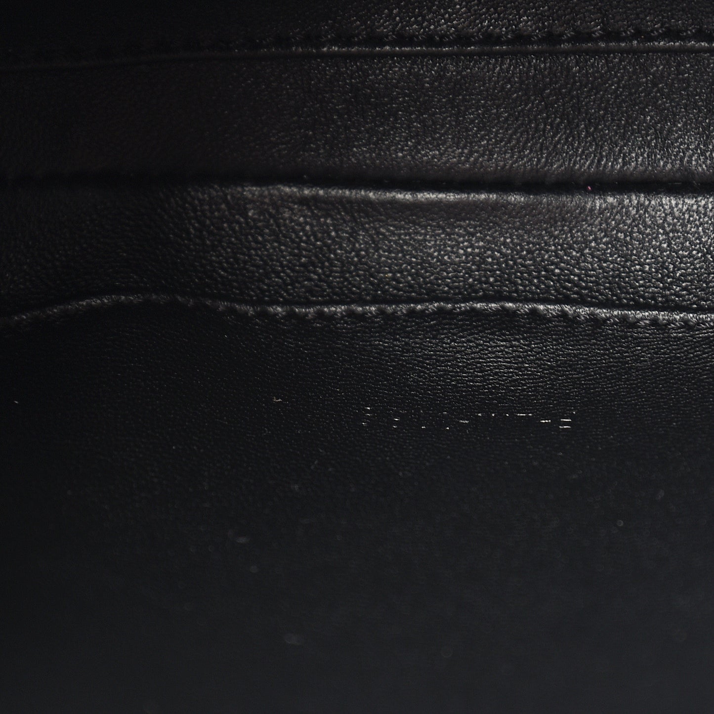 Grained Calfskin Besace Small 16 Black