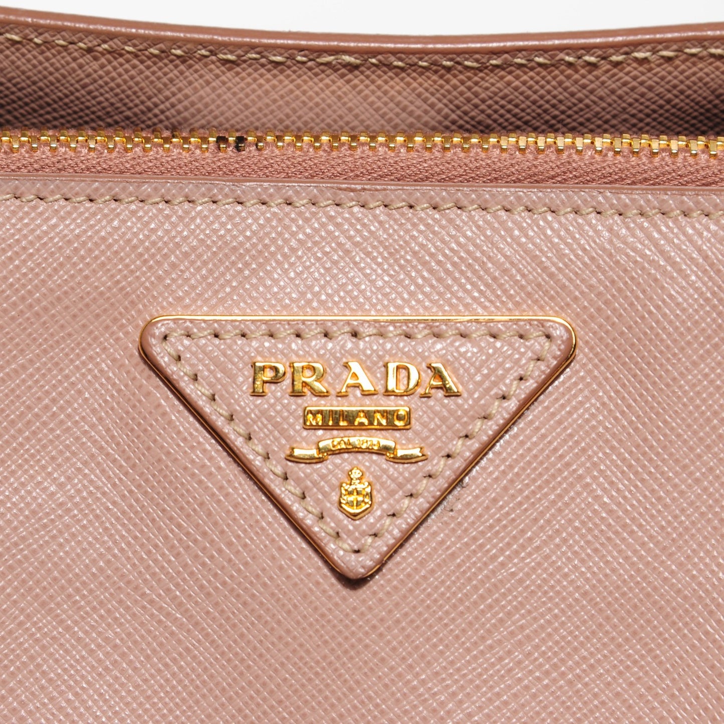 Saffiano Lux Medium Tote Cammeo