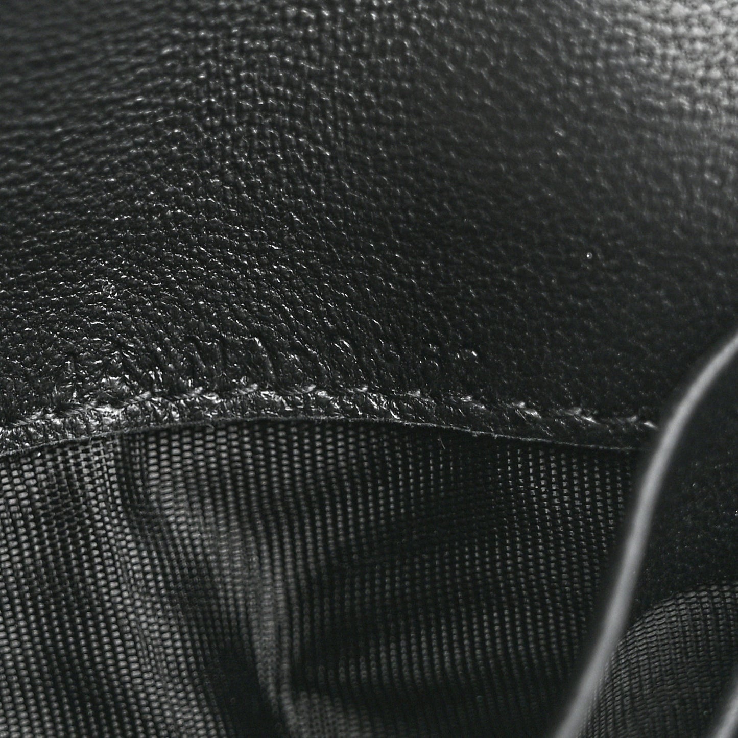 Grained Calfskin Saddle Card Holder Black