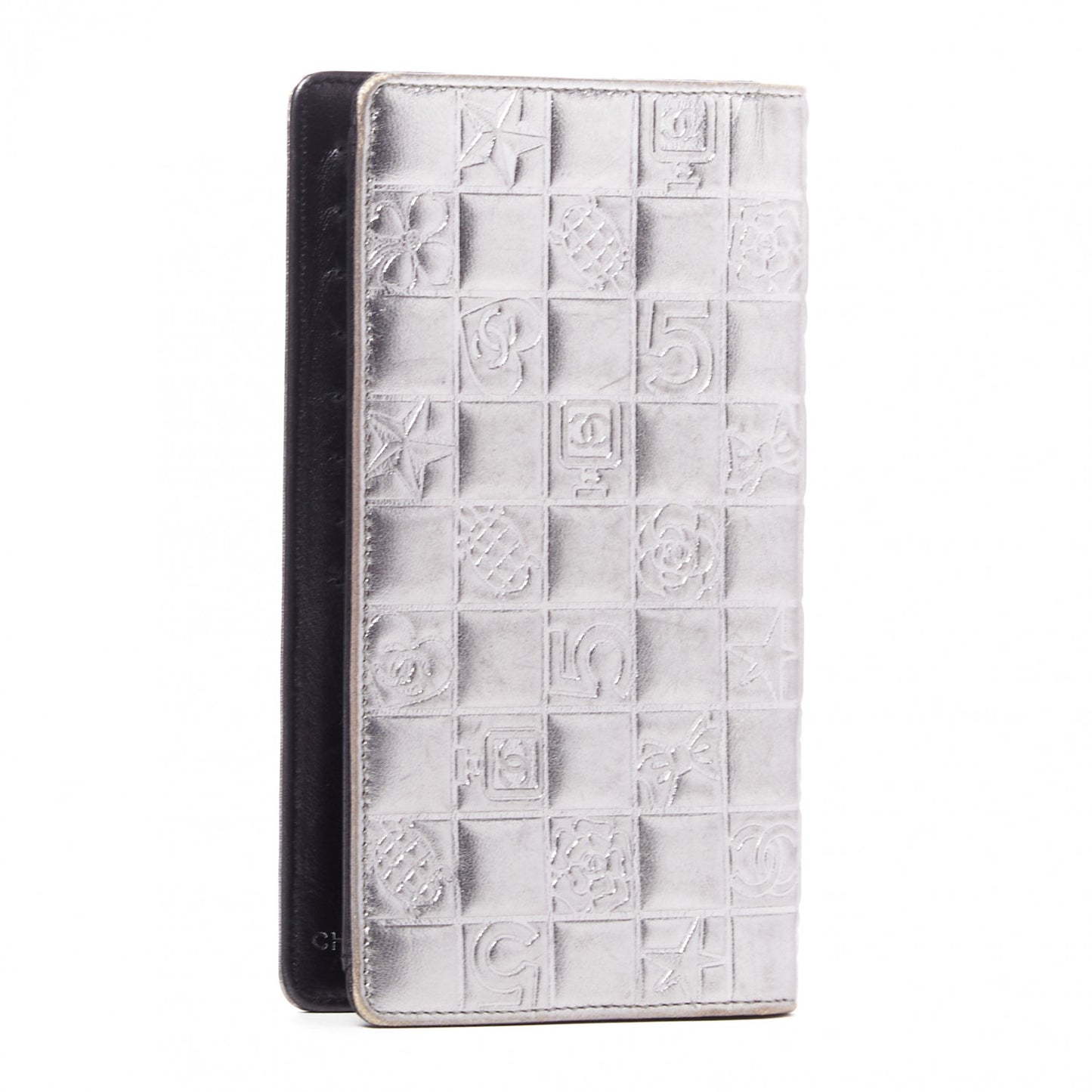 Metallic Lambskin Precious Symbols Yen Wallet Silver