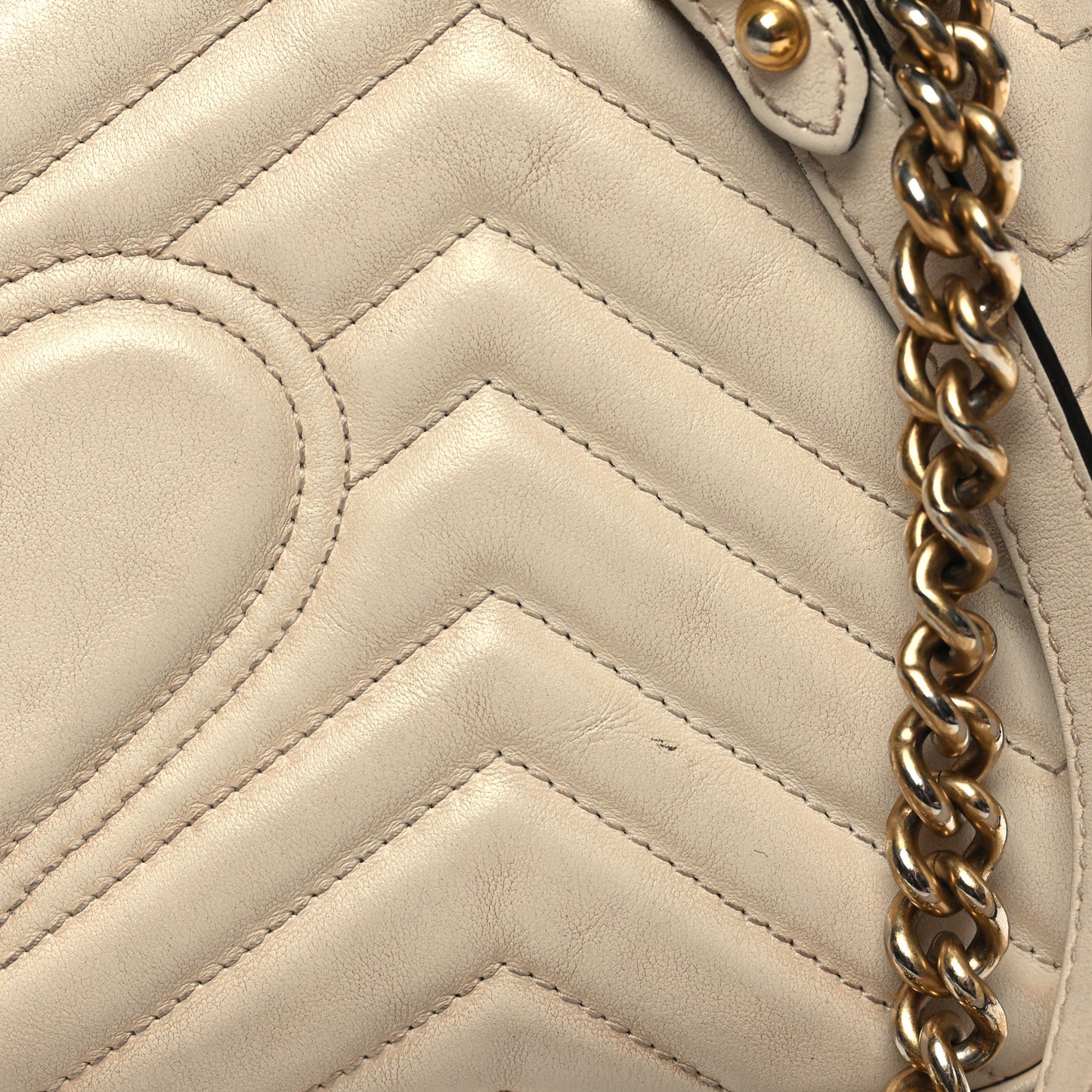 Calfskin Matelasse Small GG Marmont Shoulder Bag White