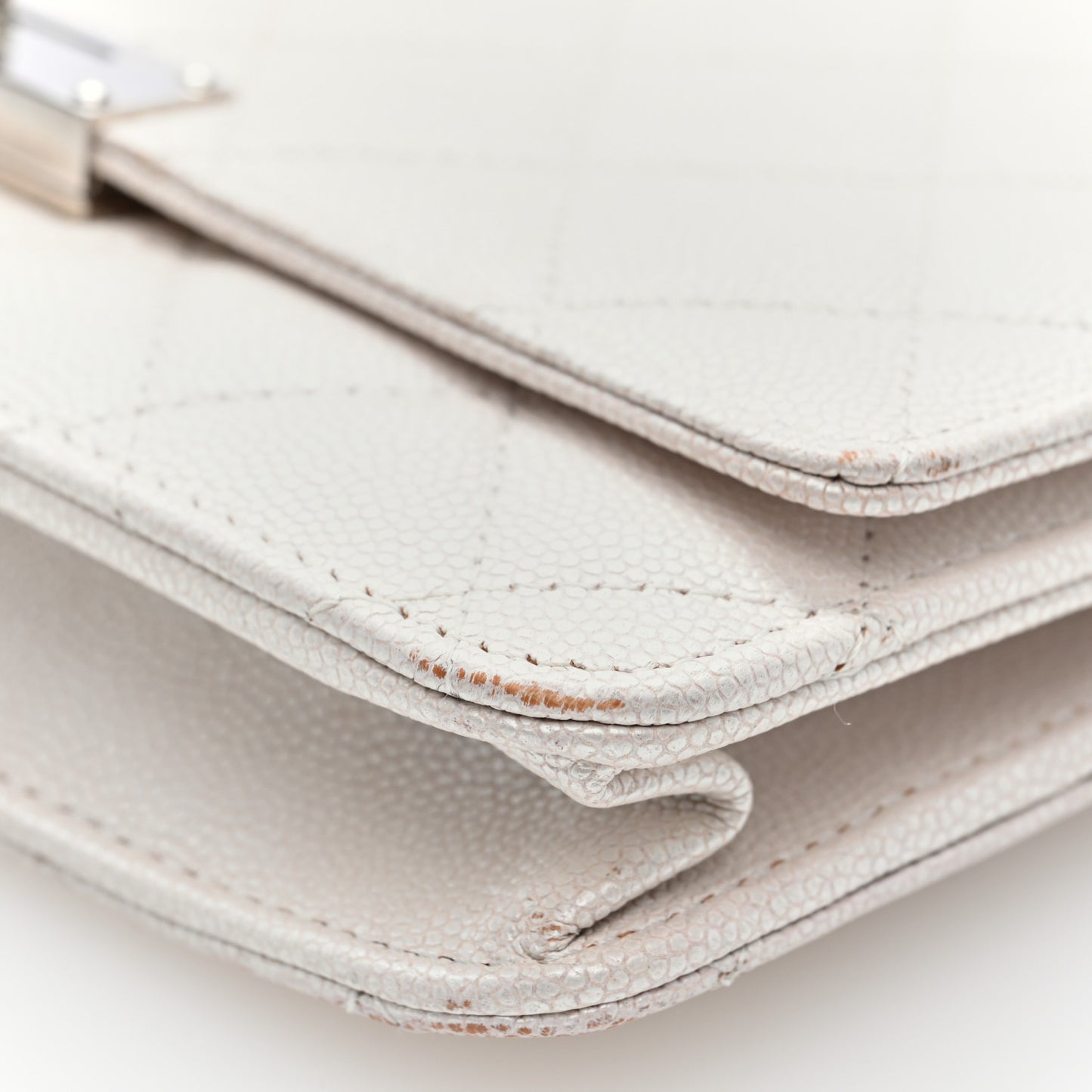 Iridescent Caviar Quilted Golden Class Wallet On Chain WOC White