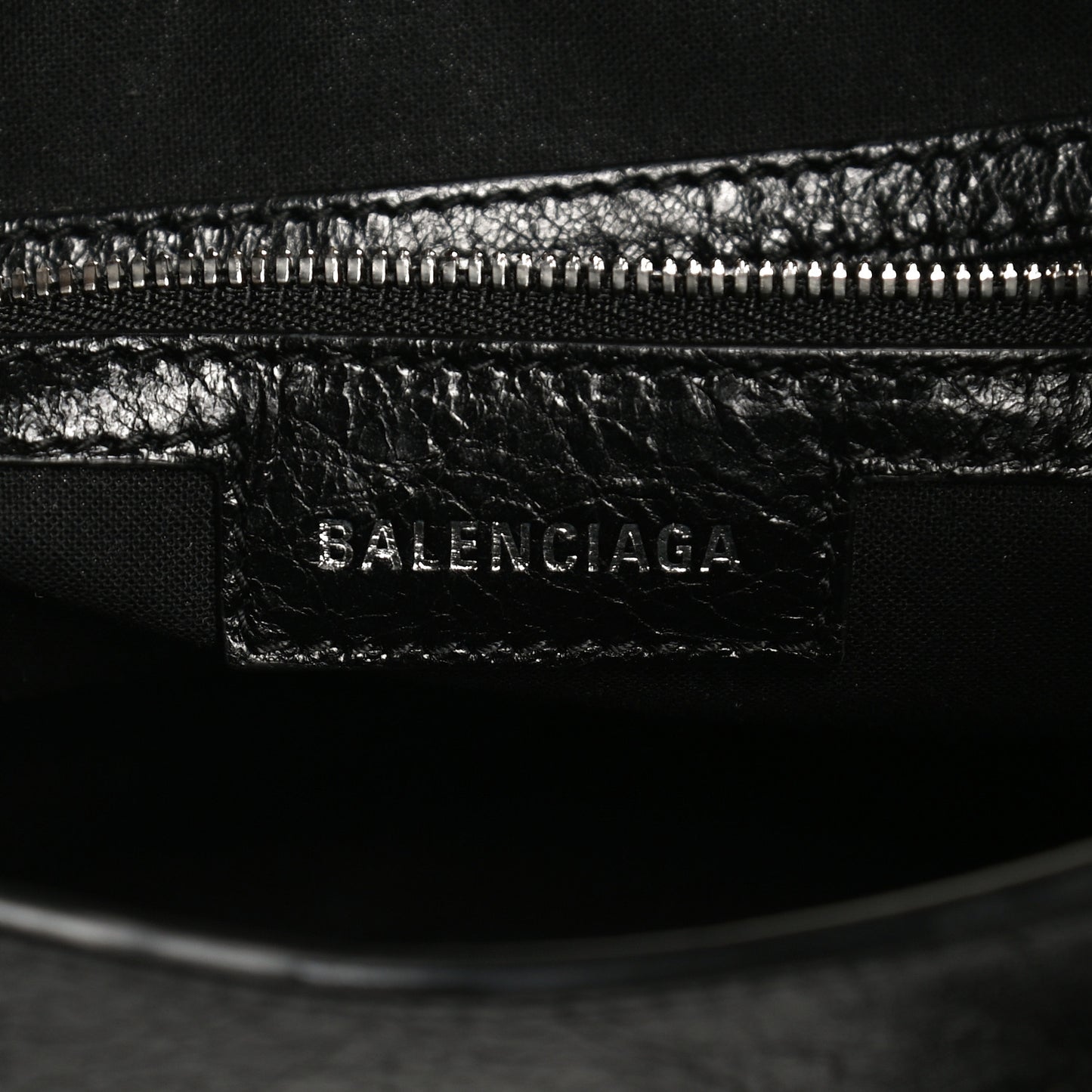 Agneau Arena Medium Le Cagole Shoulder Bag Black