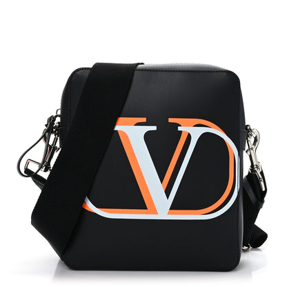 Valentino Garavani Smooth Calfskin Mens VLogo Messenger Black 1 of 8