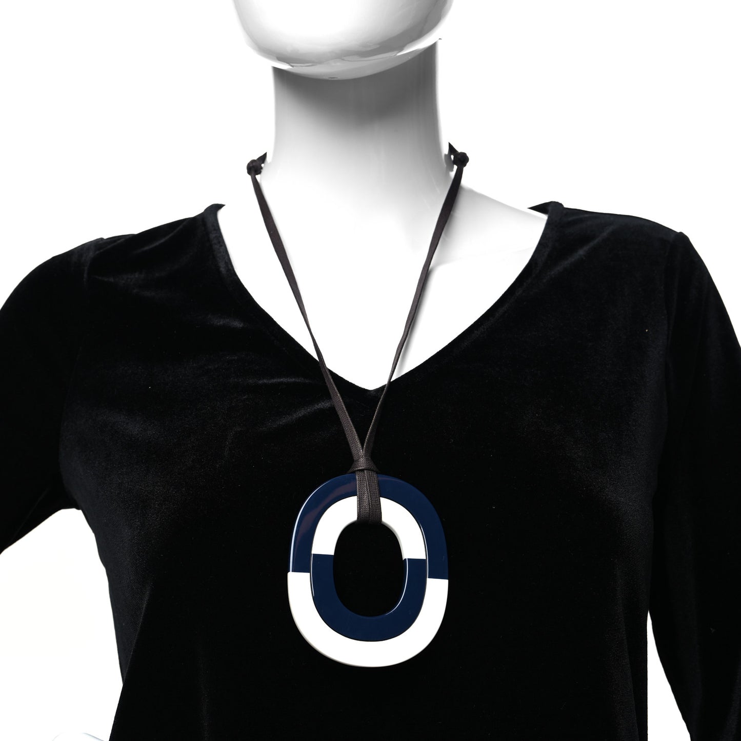 Buffalo Horn Isthme Pendant Necklace