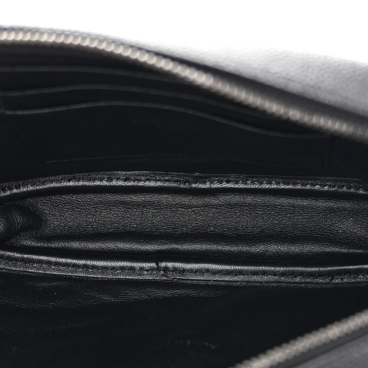 Saint Laurent Grain De Poudre Matelasse Monochrome Monogram Mini Lou Camera Bag Black 5 of 10