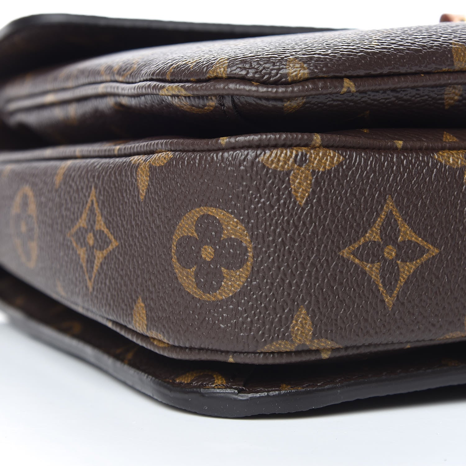 Louis Vuitton Monogram Pochette Metis 6 of 10