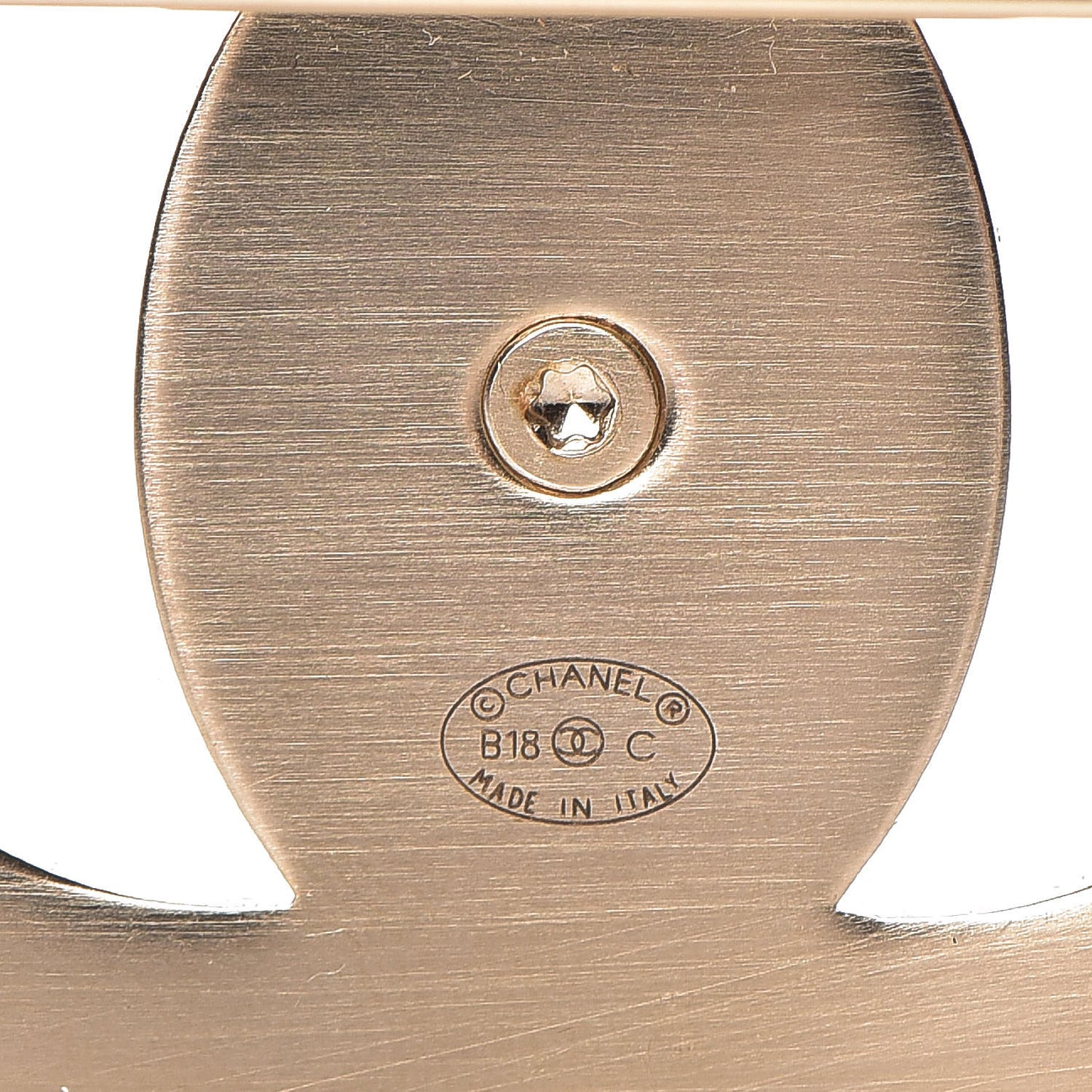 CC Turnlock Brooch Gold