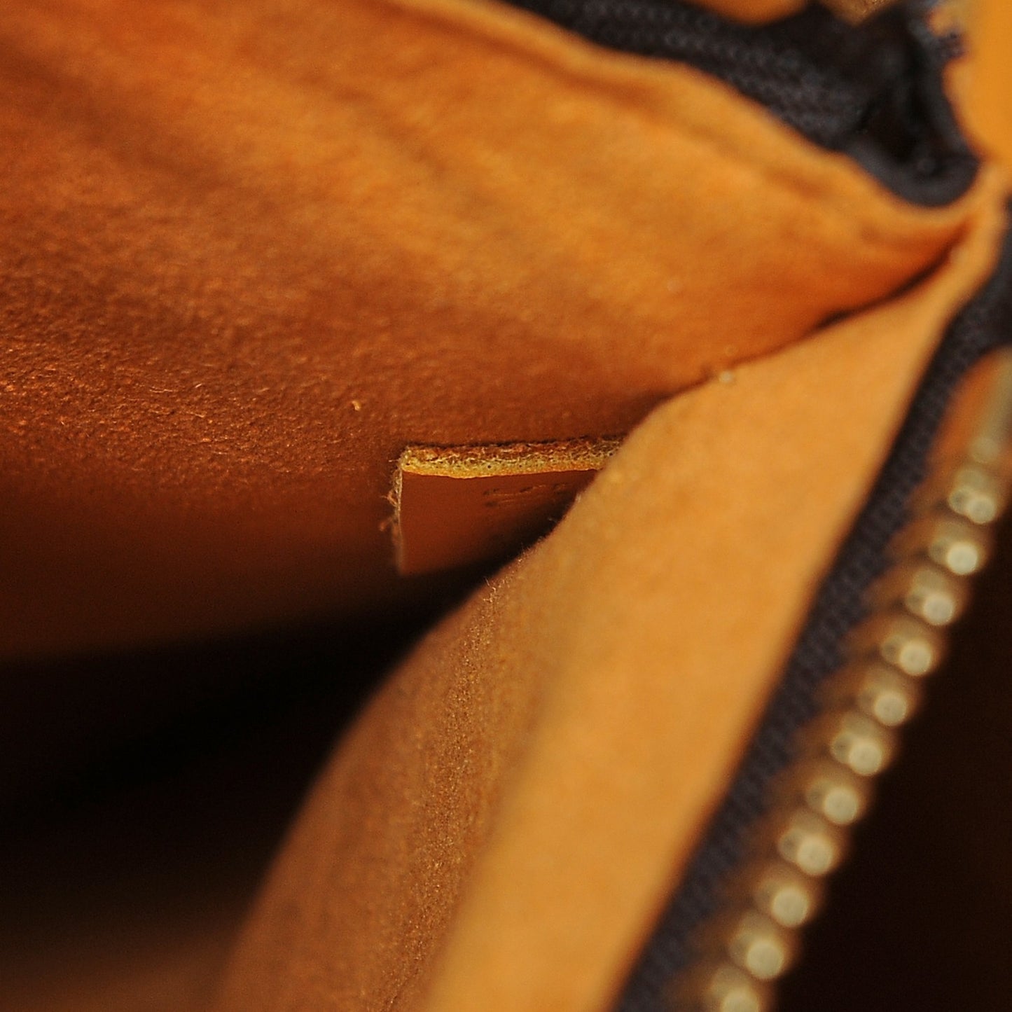 Monogram Neonoe MM Safran