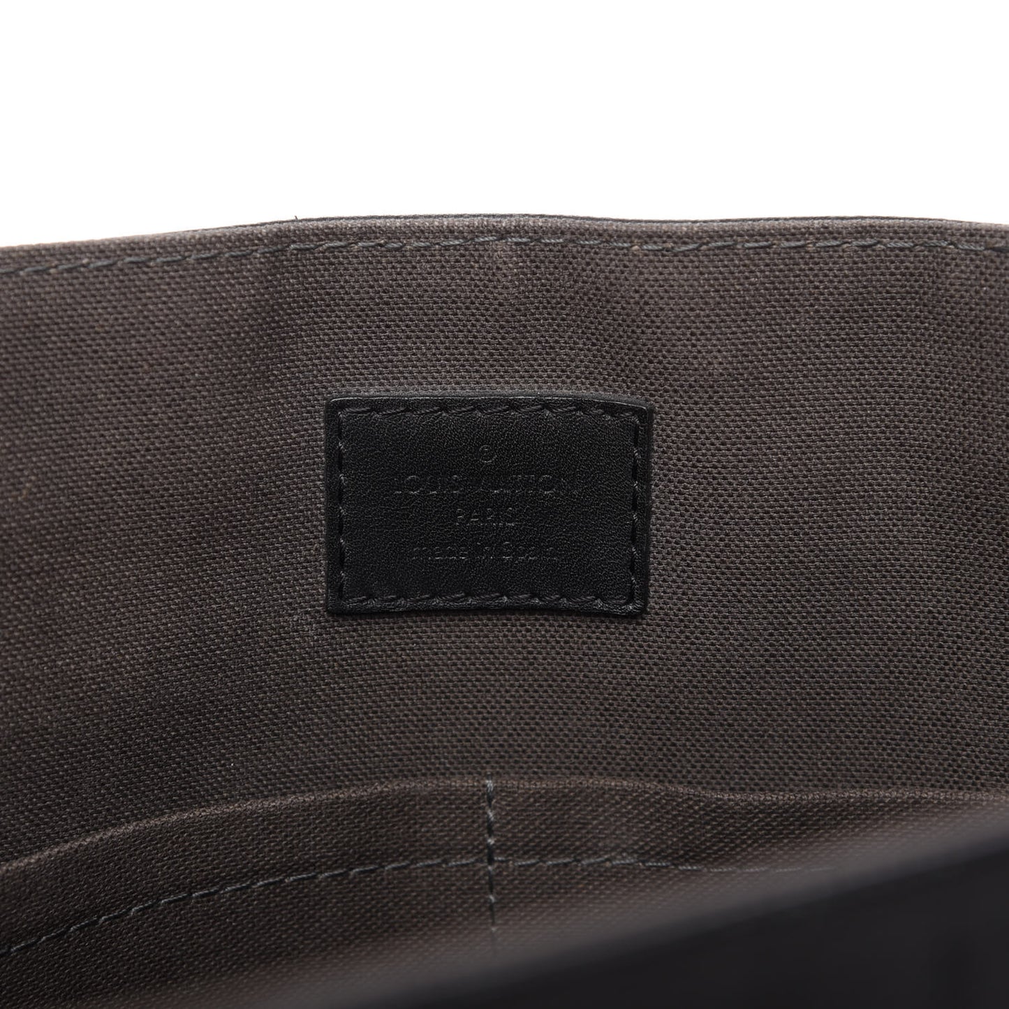 Damier Infini District MM Onyx