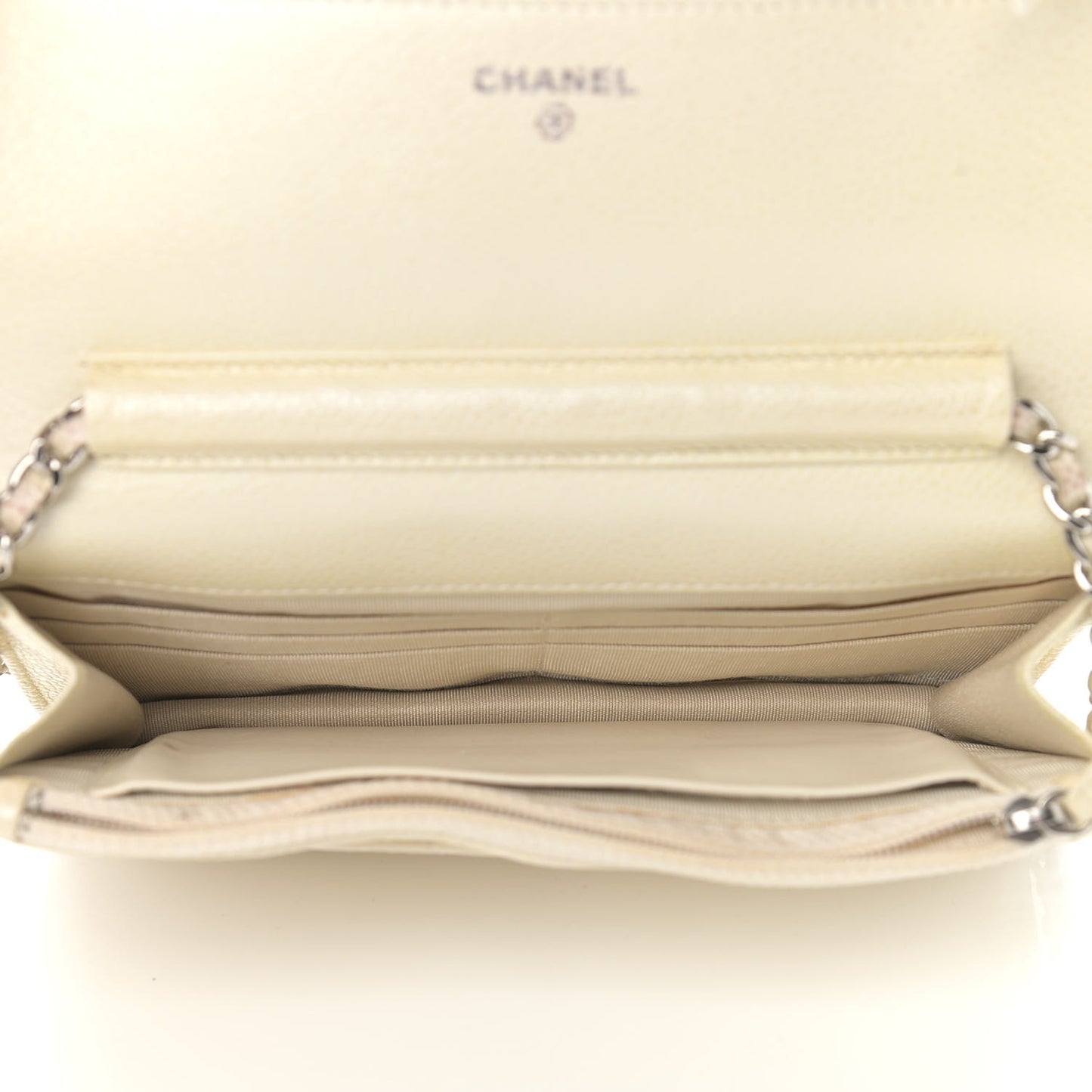 Iridescent Caviar Quilted Wallet On Chain WOC Ivory