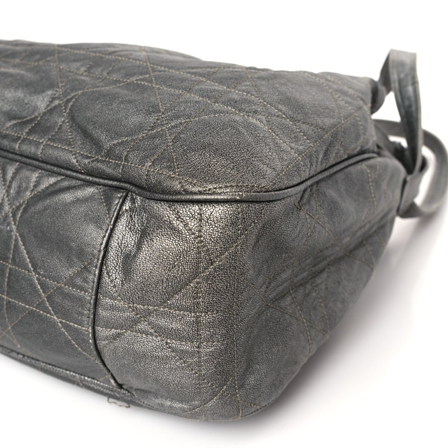 Metallic Lambskin Cannage Drawstring Bag Grey