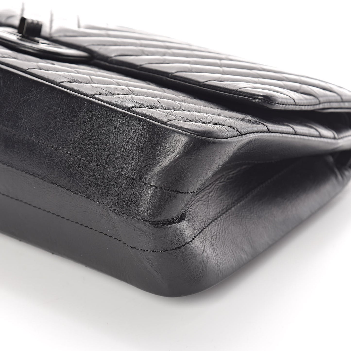Aged Calfskin Chevron Quilted 2.55 Reissue 226 So Black