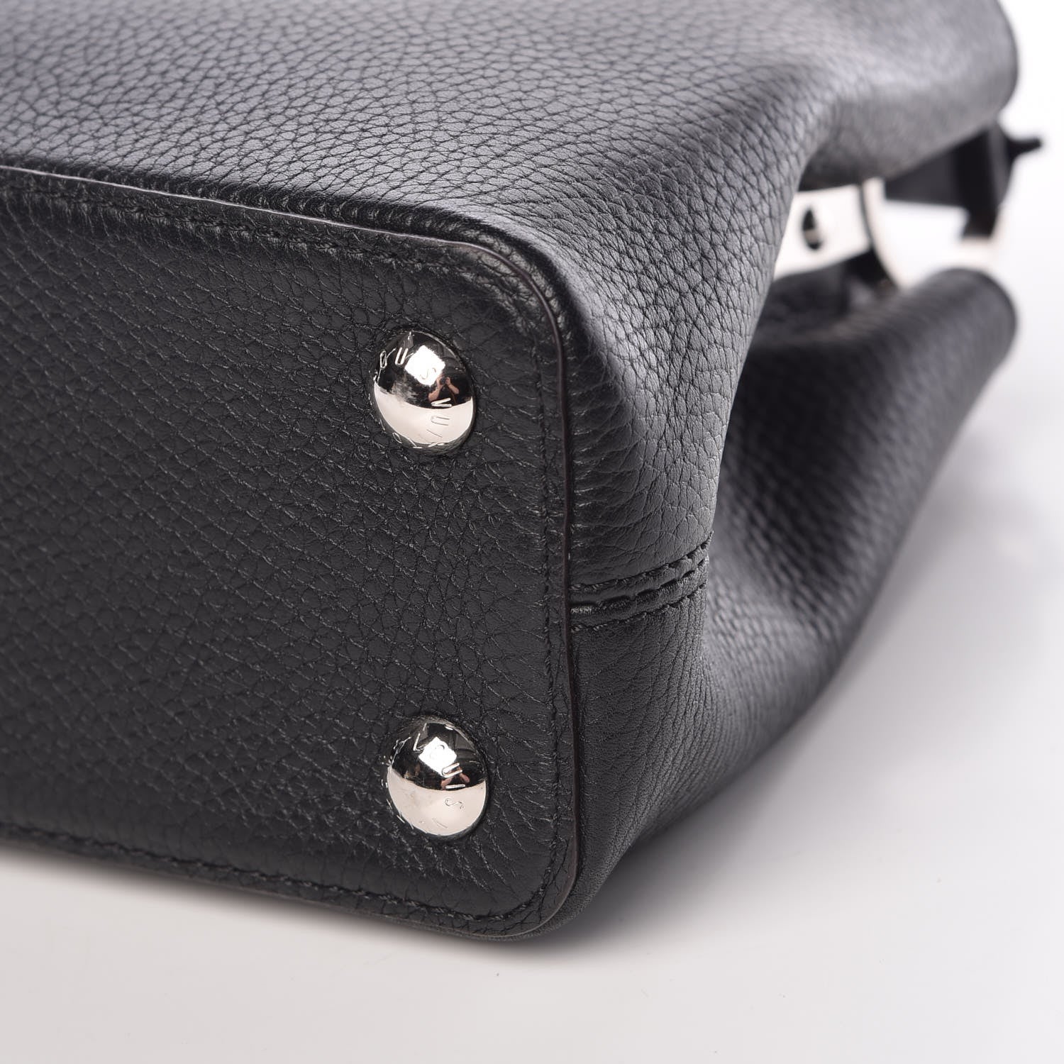 Louis Vuitton Taurillon Capucines BB Black 9 of 9