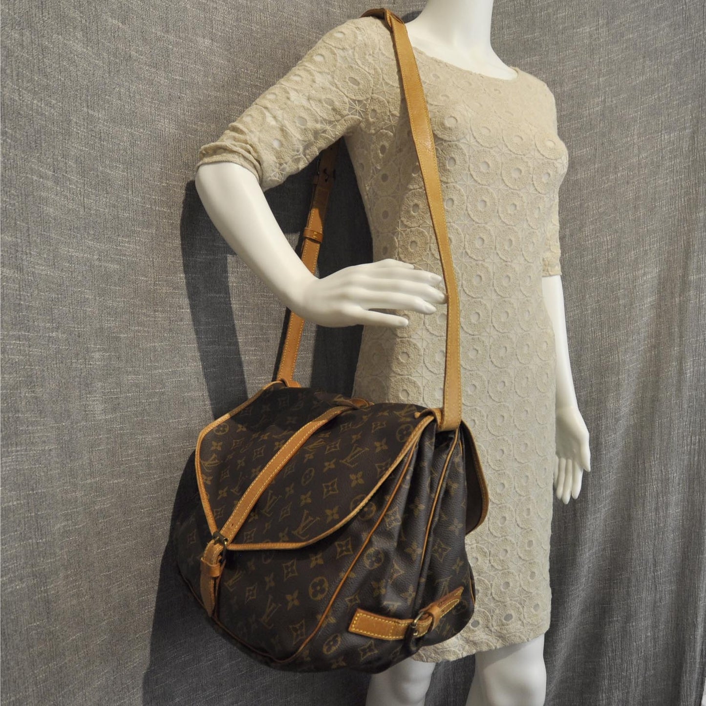 Monogram Saumur 35