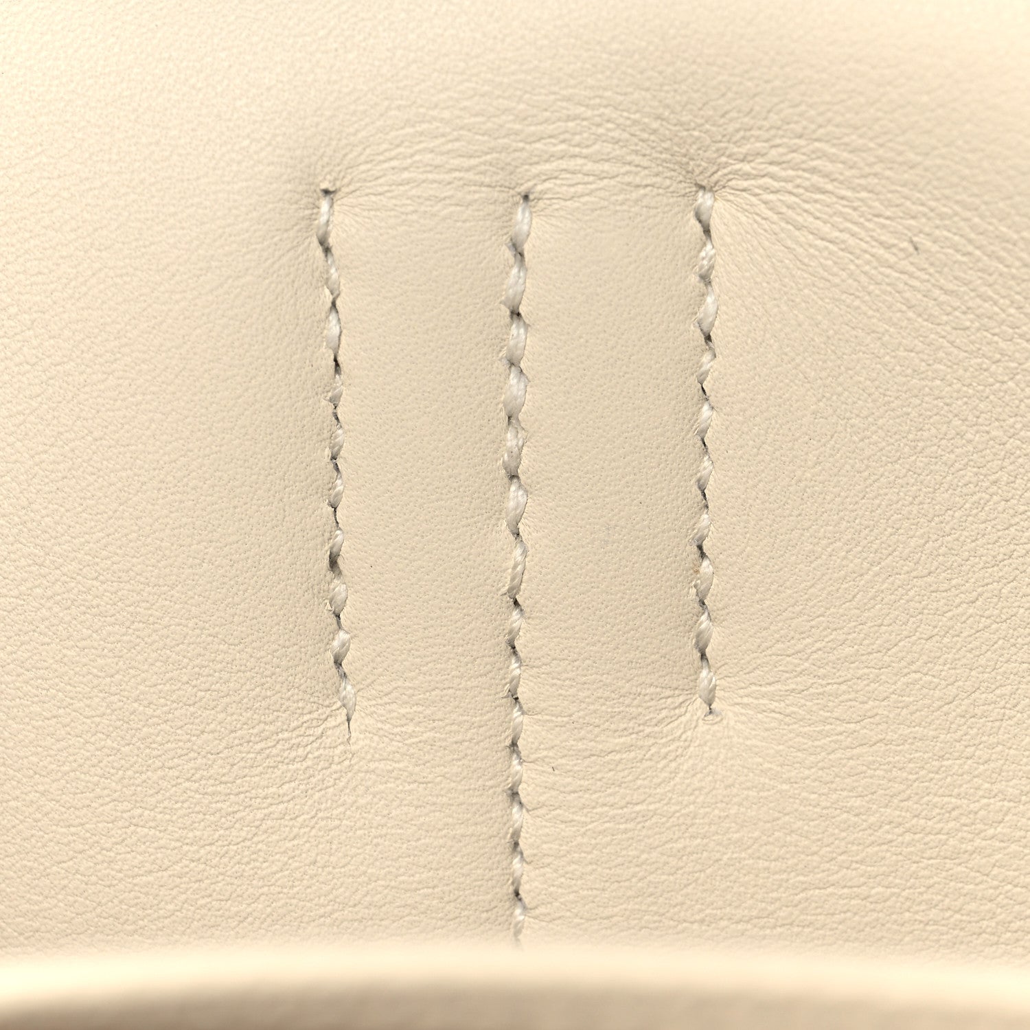 Hermes Taurillon Clemence Halzan 31 GM Nata 18 of 23