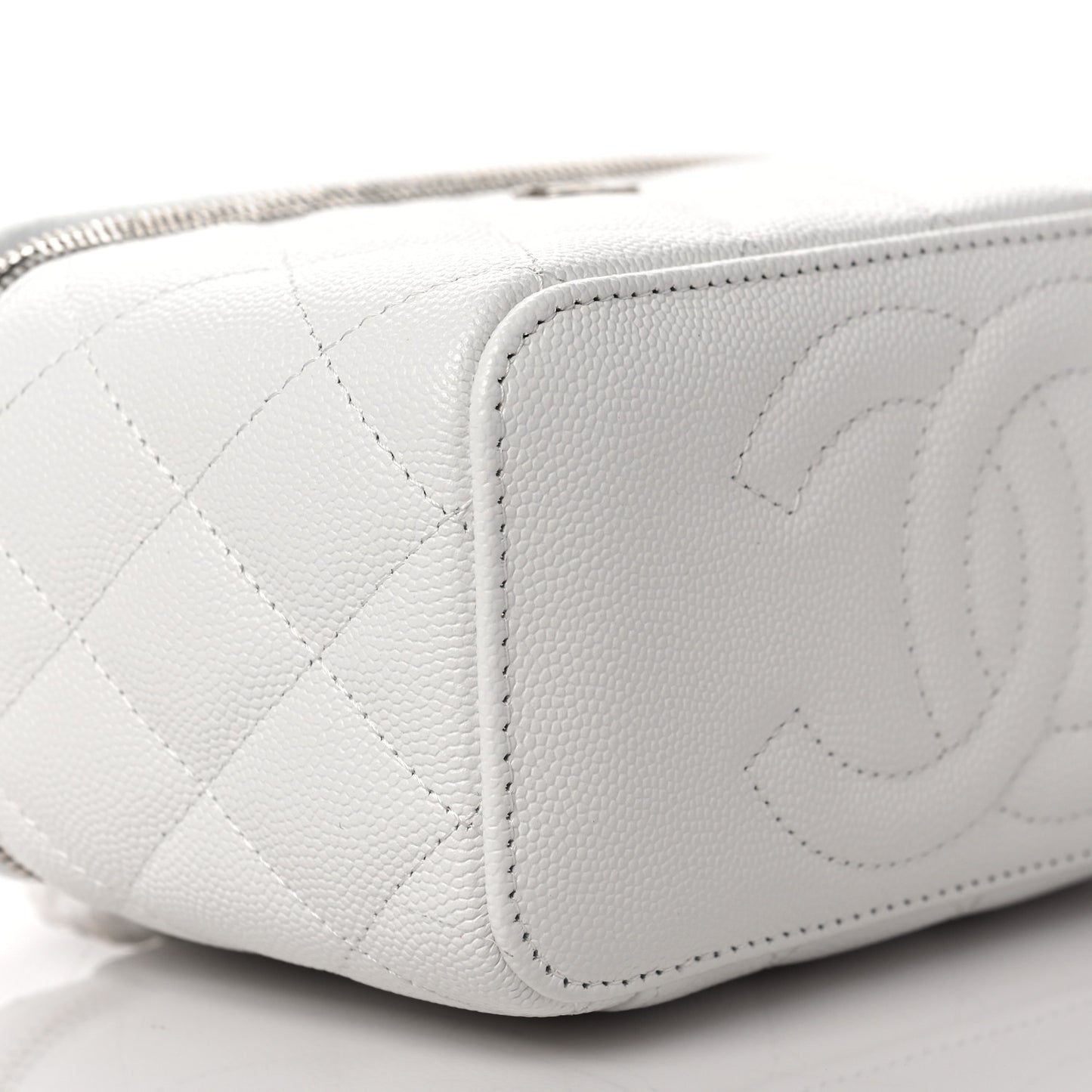 Caviar Quilted Small Vanity Case With Chain White