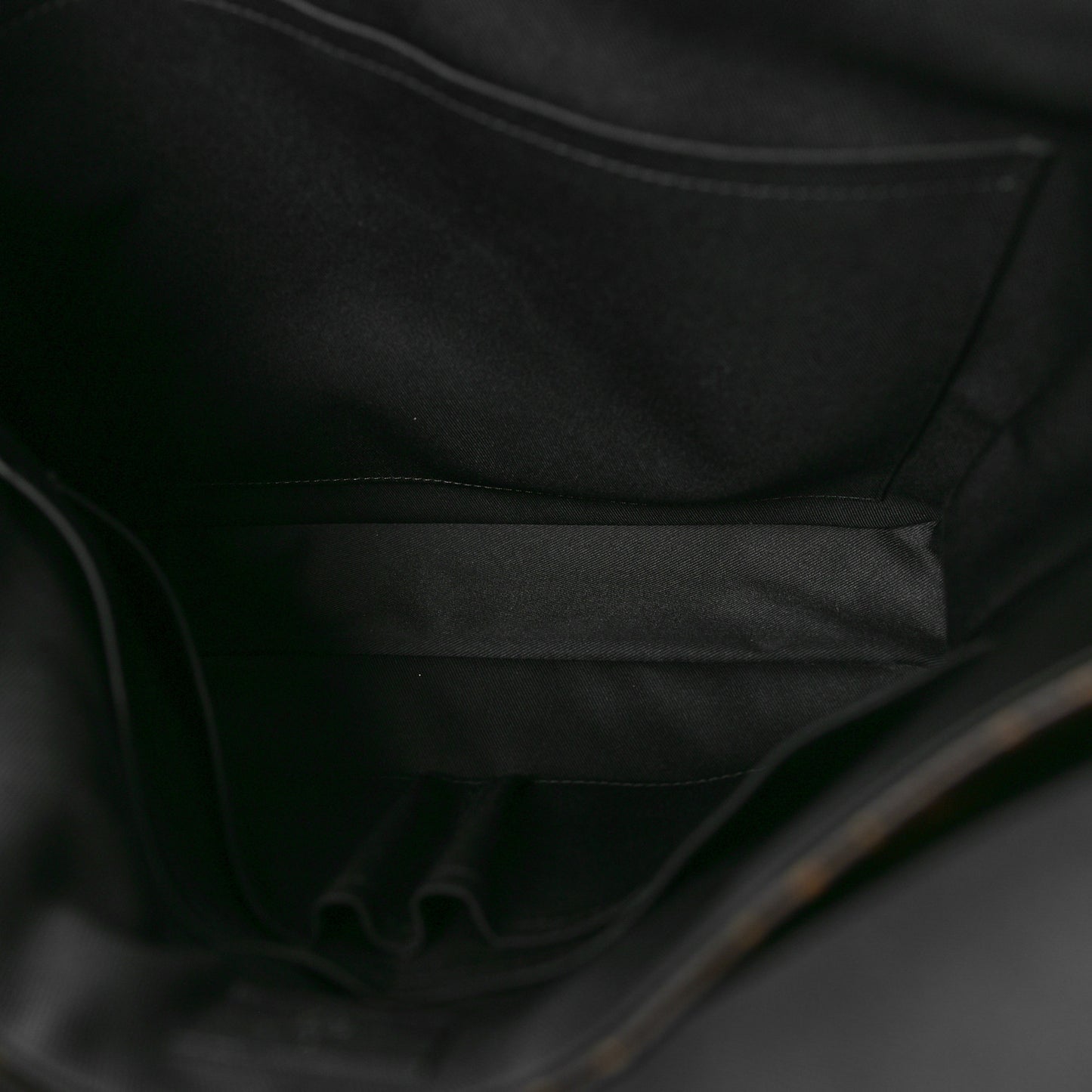 Monogram Macassar Christopher Messenger