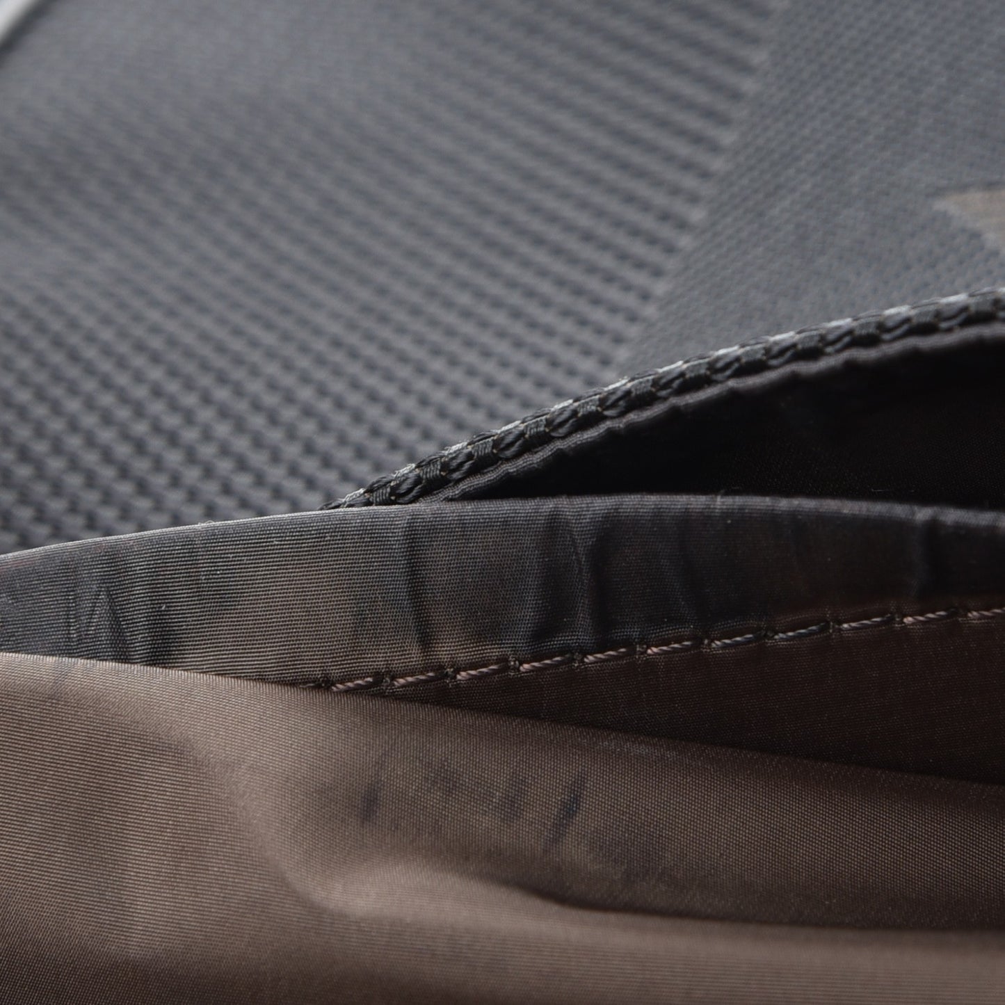 Damier Geant Petit Messenger Bag Black