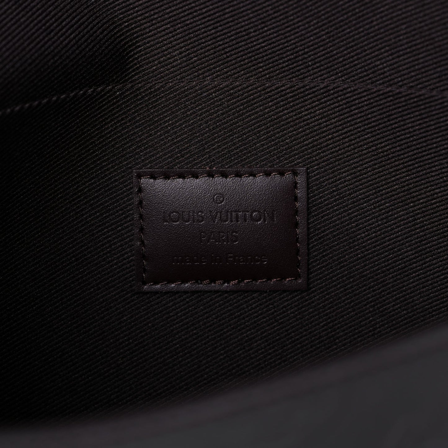 Vernis Pochette Felicie Chain Wallet Amarante