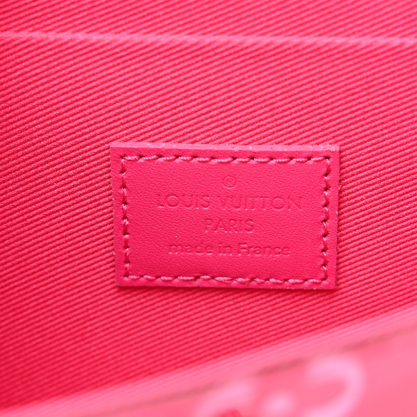 Vernis Valentine Pochette Felicie Chain Wallet Fuchsia